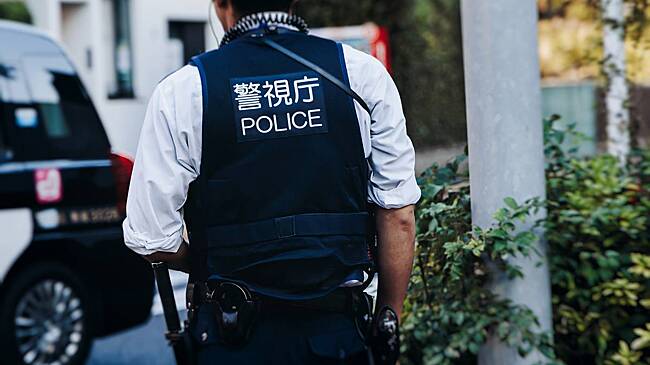 Полицейский снял видео под юбкой у девушки в магазине и попался