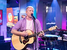 «Я опасный человек»: Костя Грим — об особой магии своих песен