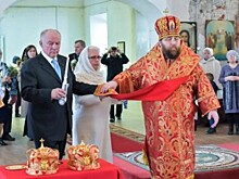 Вячеслав Позгалёв обвенчался со своей супругой Татьяной в день золотой свадьбы