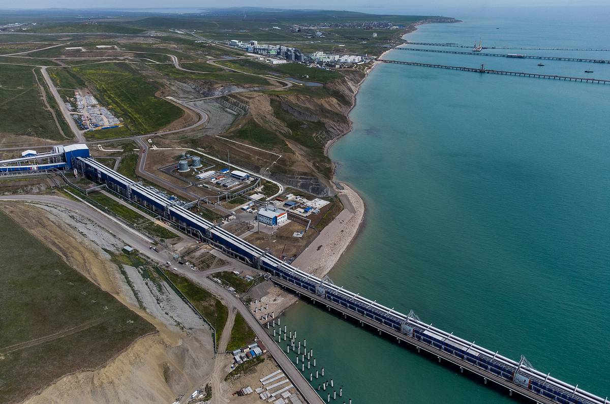 В порту Тамань потушили пожар на трубопроводе с мазутом