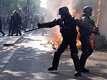 В Париже произошли столкновения из-за пенсионной реформы