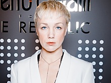 Мороз в блейзере поверх бра, Ходченкова в кроп-топе и другие звезды на показе Roberto Cavalli x Love Republic