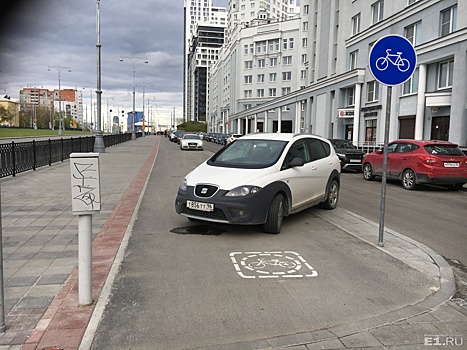«Я паркуюсь как...»: урбанист Злоказов — про гряземеса на автобусе и парковщиков на велодорожках