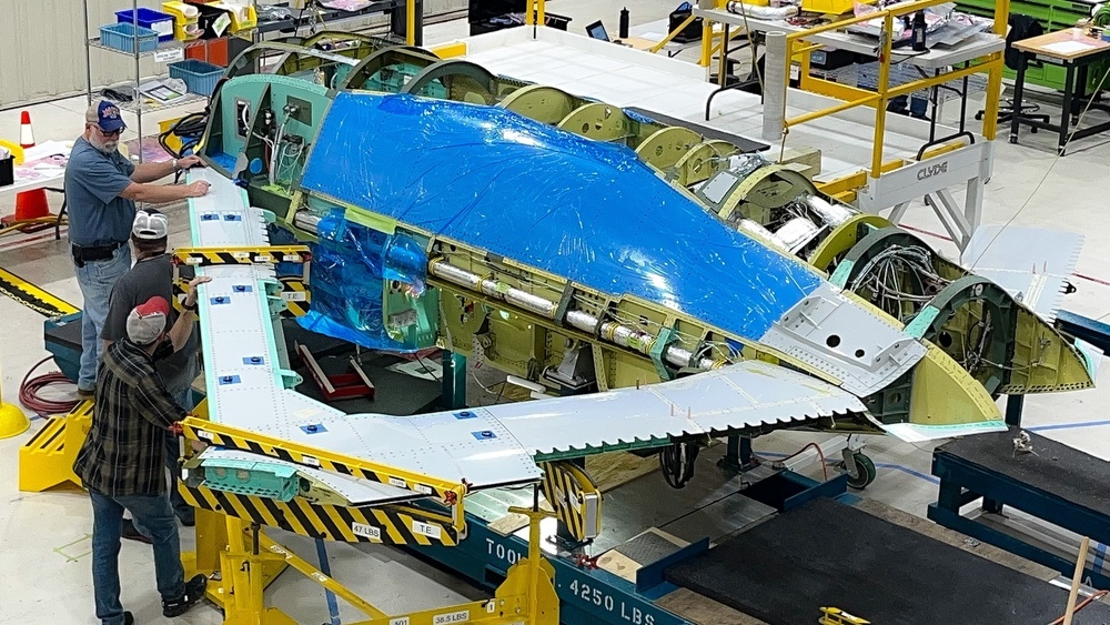 Boeing готовится запустить самолет без рулей и закрылков