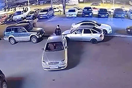 В Магнитогорске прохожий остановил рукой машину и предотвратил аварию