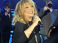 Пугачева пообещала вернуться на сцену