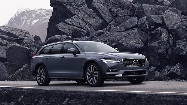 Volvo презентовал в России модернизованные S90 и V90 Cross Country