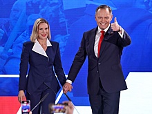 Жена президента Польши вышла на пенсию в 39 лет