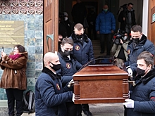 Мягкова похоронят в гробу за 300 тысяч рублей