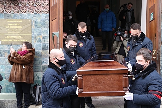 Мягкова похоронят в гробу за 300 тысяч рублей