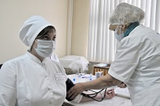 Министр развеял слухи о принудительной вакцинации врачей в Ростовской области