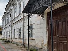 «Сердце кровью обливается»: старинный дом, куда хотели заехать ученики Коляды, выставили на продажу