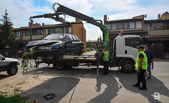 С улиц Казани эвакуируют Mitsubishi и два российских автомобиля