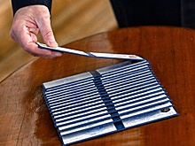 Зачетки и студенческие билеты станут электронными