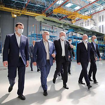 Глава Ростовской области посетил Таганрогский авиационный комплекс