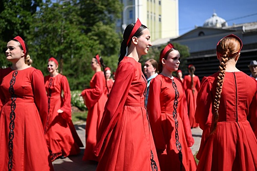 17 февраля: почему мыло и красный цвет в одежде сулят неприятности