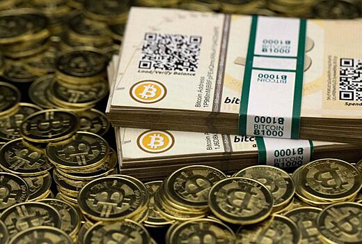Курс биткоина достиг почти $8000