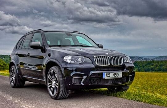 Бывшему владельцу BMW X5 пришлось оплатить штрафы за нынешнего хозяина авто
