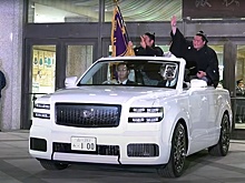 Toyota построила уникальный кабриолет для борцов сумо на базе Century SUV