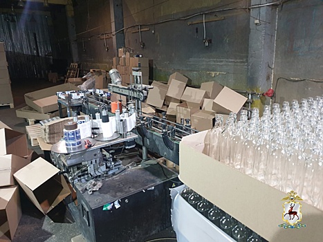 Свыше 8 тысяч бутылок незаконного алкоголя изъяли в Дзержинске и Володарске