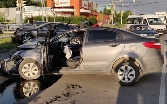 Рязанка на Kia спровоцировала ДТП в Песочне