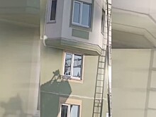 В Курске спасли мужчину из горящей квартиры на третьем этаже