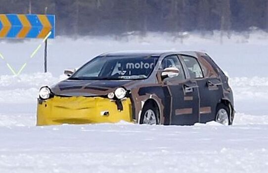 Закамуфлированный Toyota Auris «засветился» на шпионских фото
