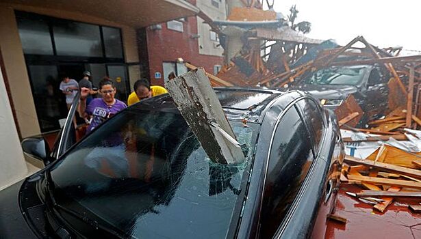 В двух штатах Мексики объявили режим ЧП из-за урагана «Уилла»