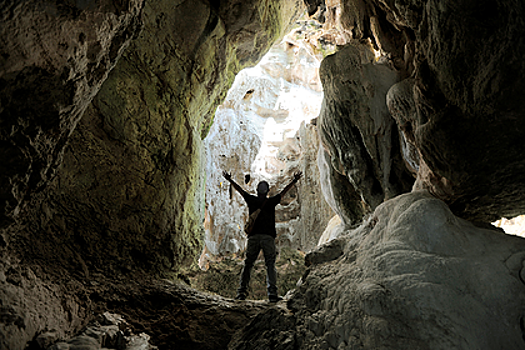 Мужчина 10 лет жил в пещере после смерти родителей