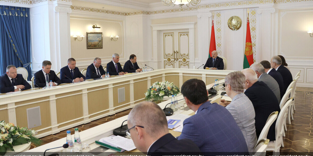 Лукашенко об экспорте: Нужно идти в другие страны, нельзя сидеть на одном-двух рынках