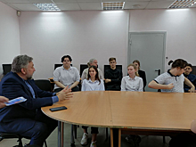 Депутат Мособлдумы Жолобов встретился с учениками Константиновской школы