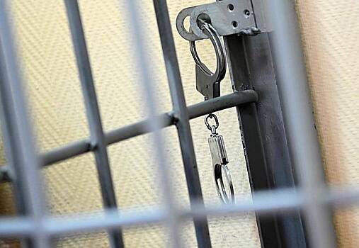 Допустившие изнасилование зэков российские экс-тюремщики предстали перед судом