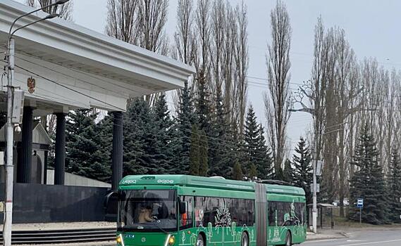 В Курске проходит обкатку новый уникальный троллейбус -«гармошка»