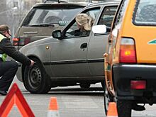 Названы 5 ситуаций, когда нужно включать аварийку