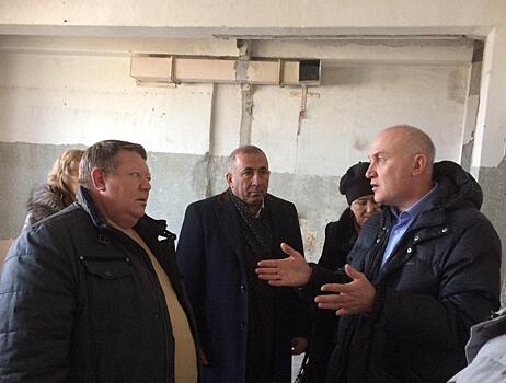 В школе Перелюба продолжается капитальный ремонт по проекту Володина