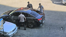 Полиция разбирается с вахтовиками-хулиганами, нападавшими на чужие авто в Новом Уренгое. ВИДЕО