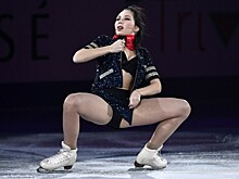 У устроившей "стриптиз" фигуристки вымогают деньги