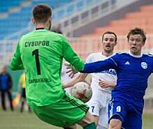 Футбольный клуб "Челябинск" впервые за свою историю выиграл серебро на первенстве профессиональной футбольной лиги