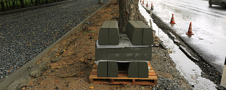 В Новосибирске вдоль Сада Дзержинского организуют парковку