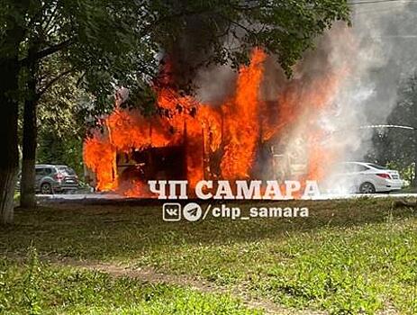 В Самаре сгорел автобус на пр. Кирова