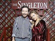 Маша Ивакова, Юрия Столяров и Александра Маниович на pop-up вечеринке The Singleton Summer House