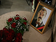 В Волгограде простились с актером Петром Зайченко