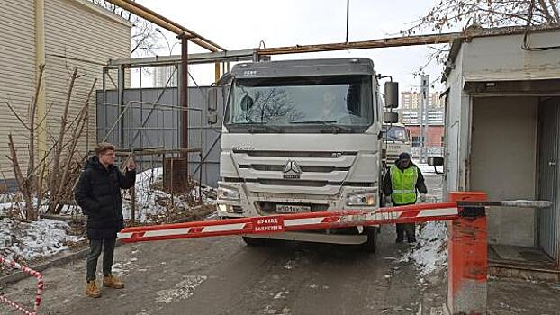 Новый собственник отказывается впускать грузы на территорию оборонного завода в Екатеринбурге