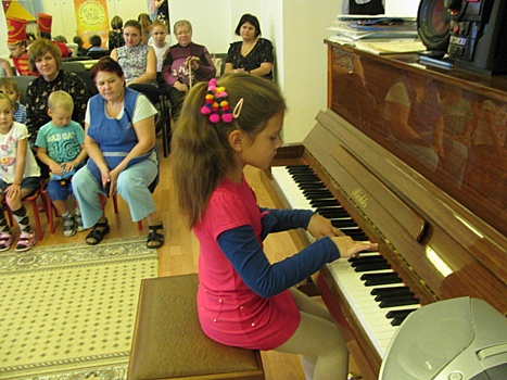Музыкальный лекторий «Забавные игрушки» провели в Кузьминках