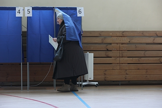 В избиркоме Петербурга проверяют сообщения СМИ о коктейле Молотова на избирательном участке