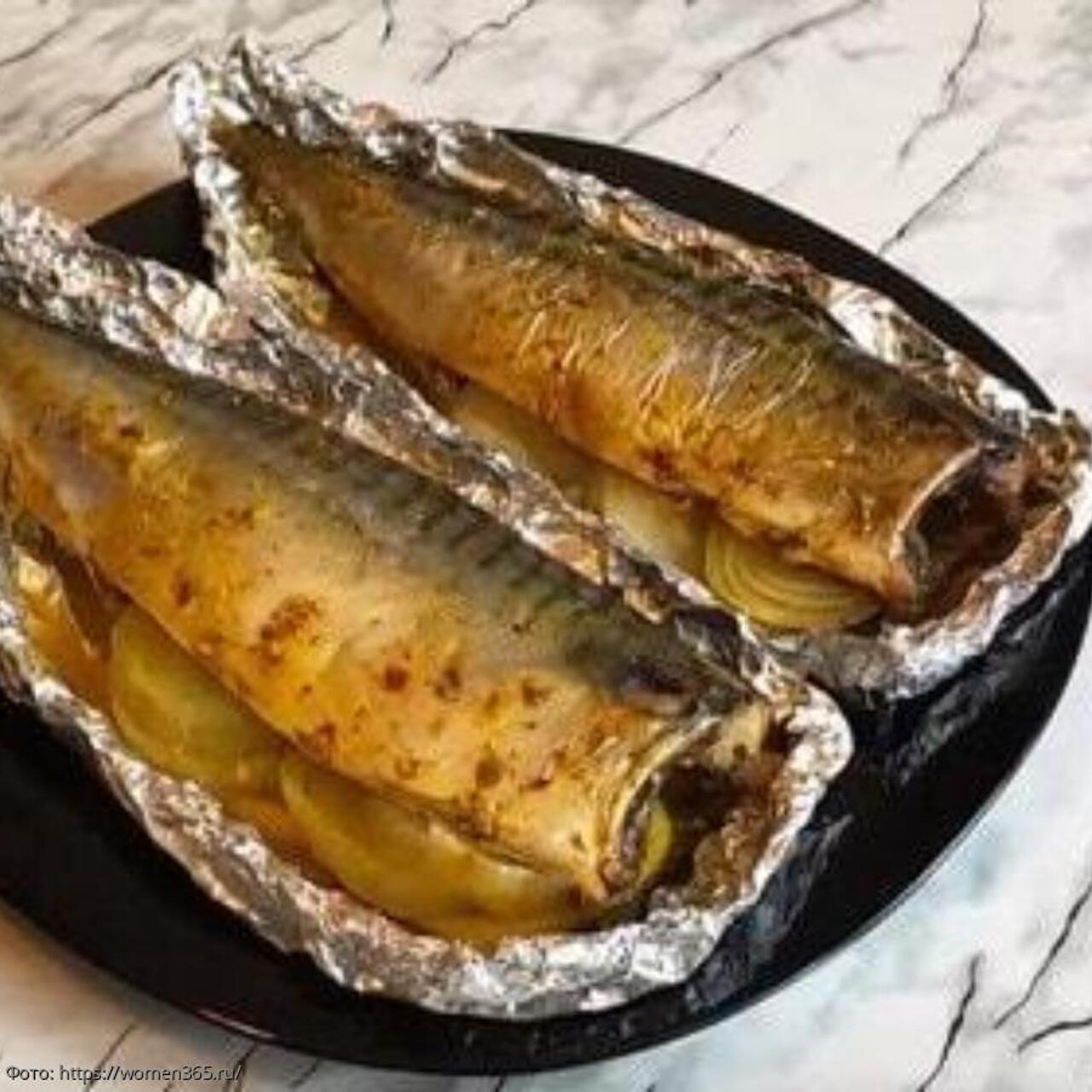 Скумбрия с картошечкой. Скумбрия елочкой. Как запекать скумбрию в лимоне. Запеченная скумбрия в духовке с луком и лимоном. Рахат лукум киви.