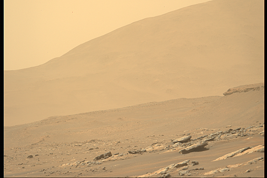 На снимках с Марса заметили таинственную пурпурную пыль