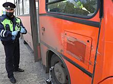 Женщина на ходу выпала из маршрутки в Нижнем Новгороде