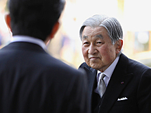 Отрекшийся император Японии потерял сознание