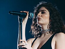 Певица Лорд обручилась